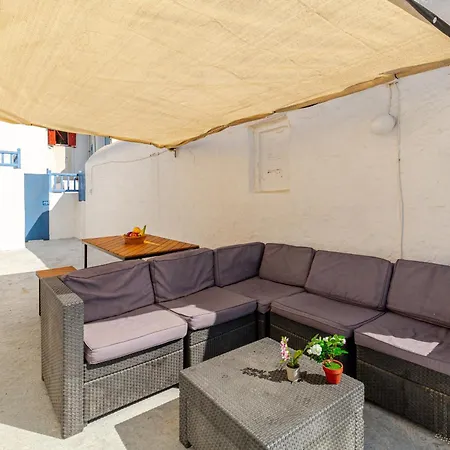 Elenitas Town House With Veranda And Sea View Apartmán *