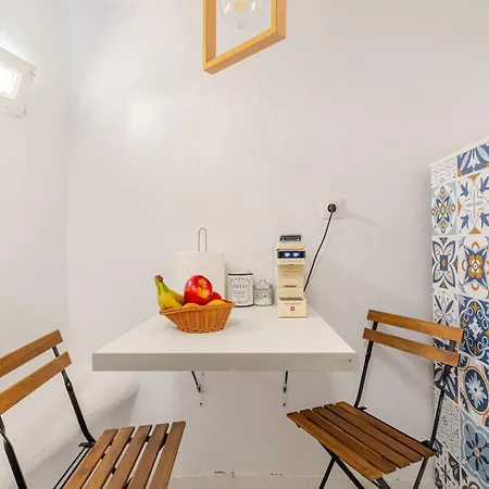 Elenitas Town House With Veranda And Sea View Appartement