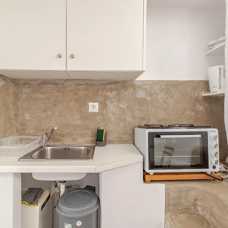 Elenitas Town House With Veranda And Sea View Apartamento