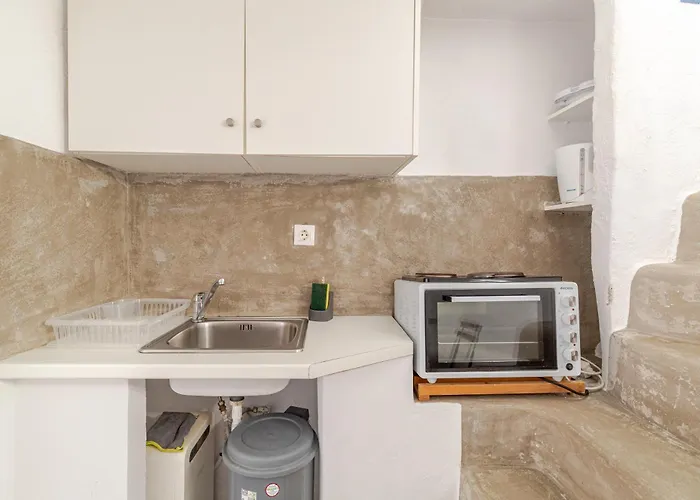 Elenitas Town House With Veranda And Sea View شقة